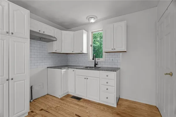 $769,900 | 129 Simmonsville Avenue, Johnston, RI 02919