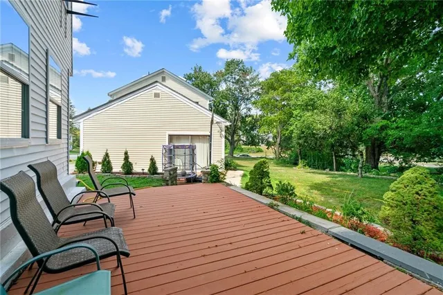 $749,900 | 129 Simmonsville Avenue, Johnston, RI 02919