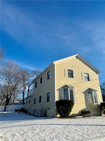 $749,900 | 129 Simmonsville Avenue, Johnston, RI 02919