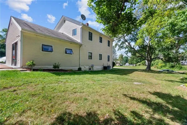 $769,900 | 129 Simmonsville Avenue, Johnston, RI 02919