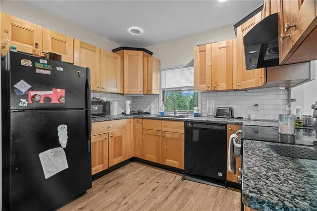 $749,900 | 129 Simmonsville Avenue, Johnston, RI 02919