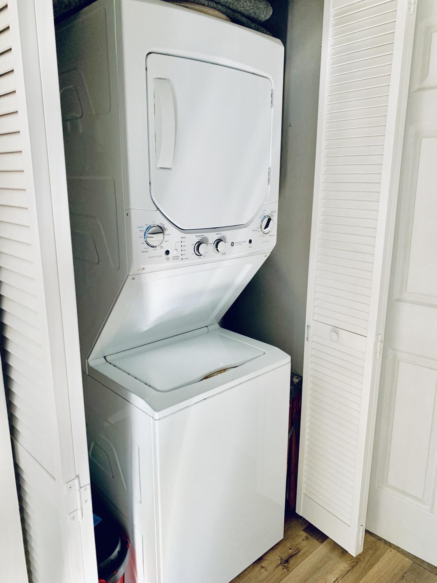 511 Northwest 3rd Street Delray Beach, FL 33444 - Photo 21 of 21 a utility room with dryer and washer