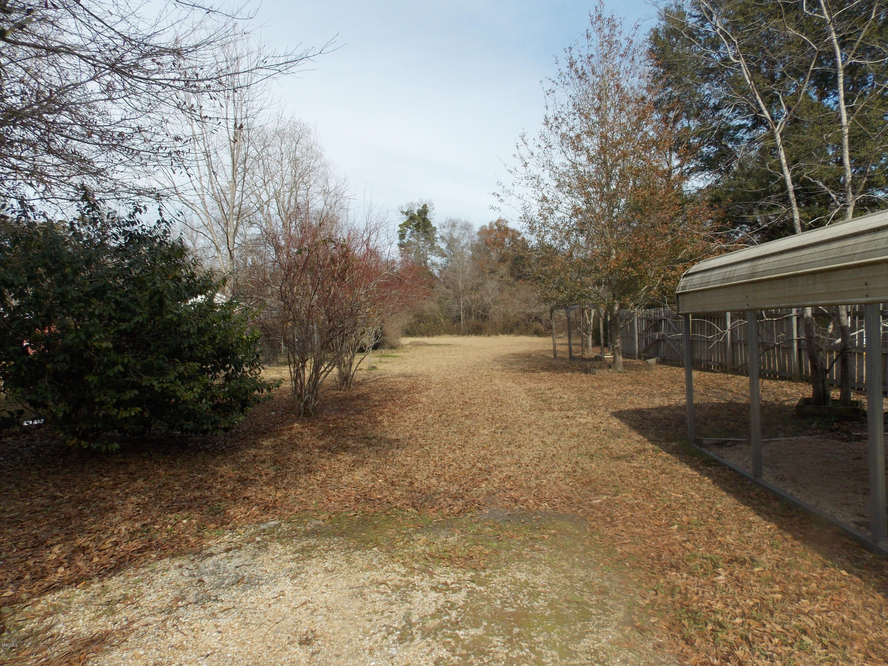 16226 Robinson Road Gulfport, MS 39503 - Photo 7 of 25 DSCN2778