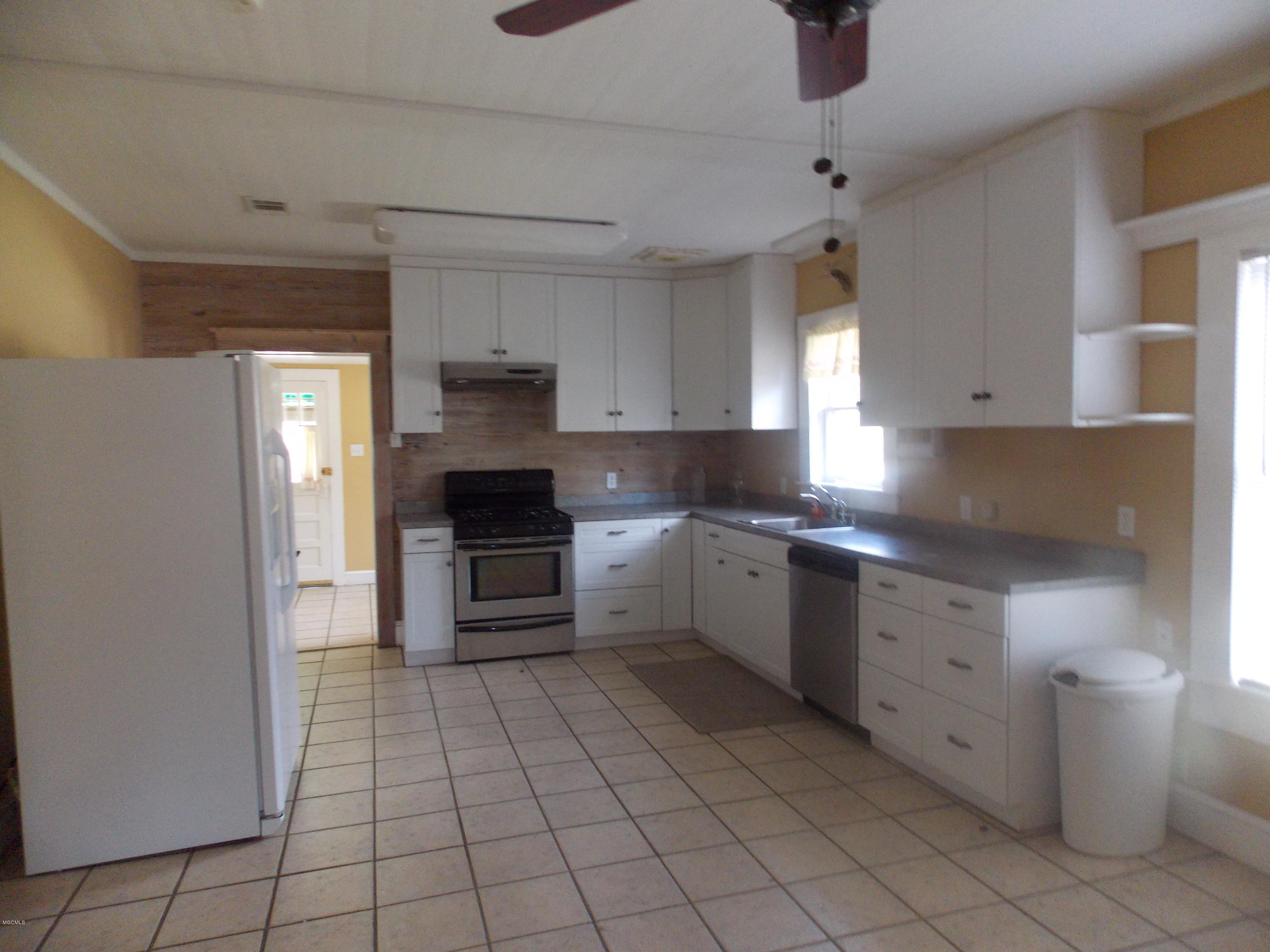 16226 Robinson Road Gulfport, MS 39503 - Photo 10 of 25 DSCN2787