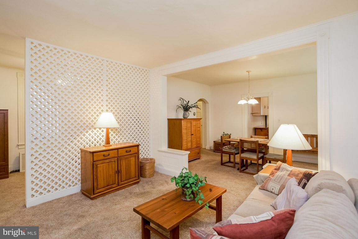 6224 Ridgeview Avenue Baltimore, MD 21206 - Photo 5 of 28 Living Room