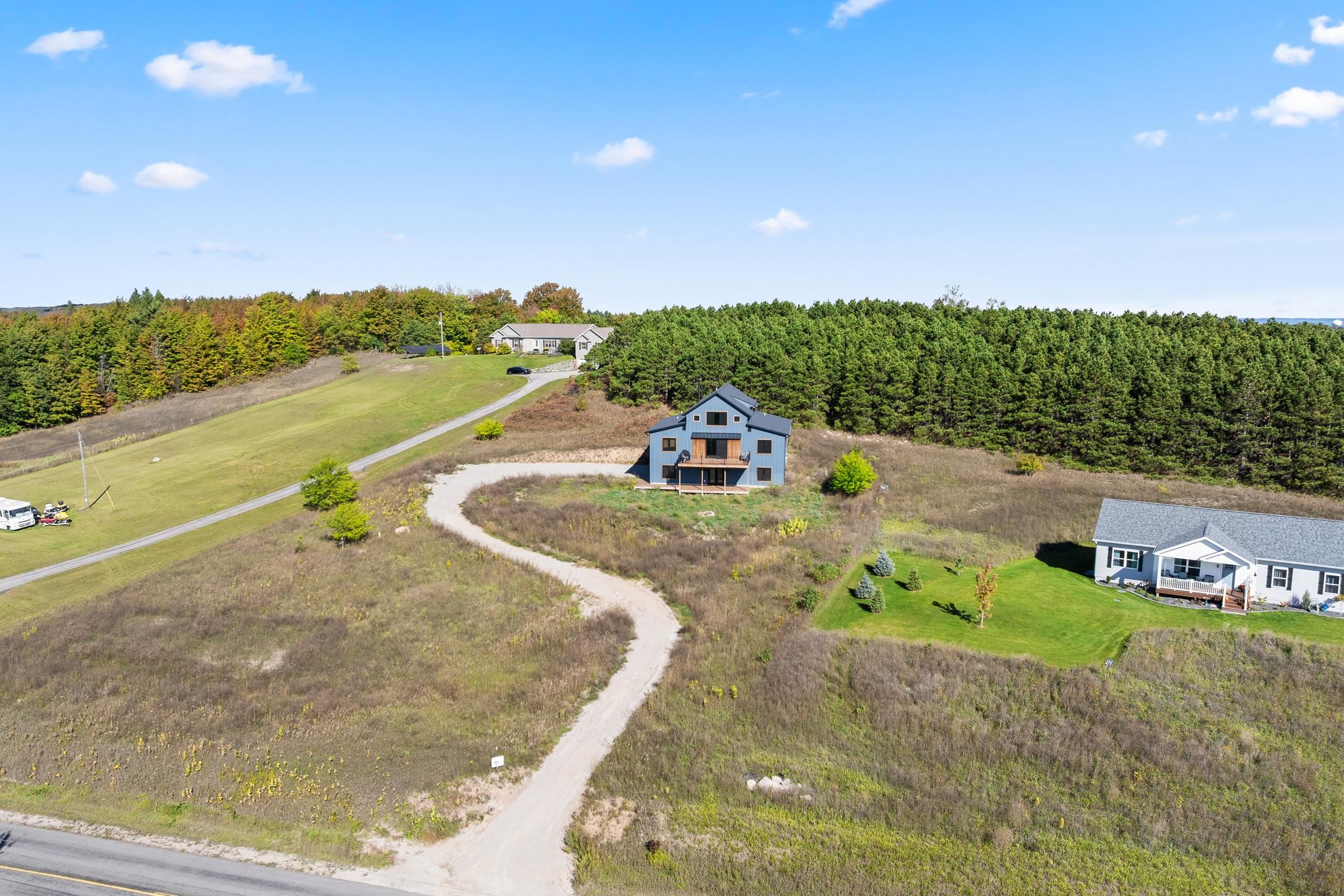 2528 North Setterbo Road Suttons Bay, MI 49682 - Photo 27 of 31 1939476-74f0ceed-41e3-47af-8a81-a21803cfabe1.JPG