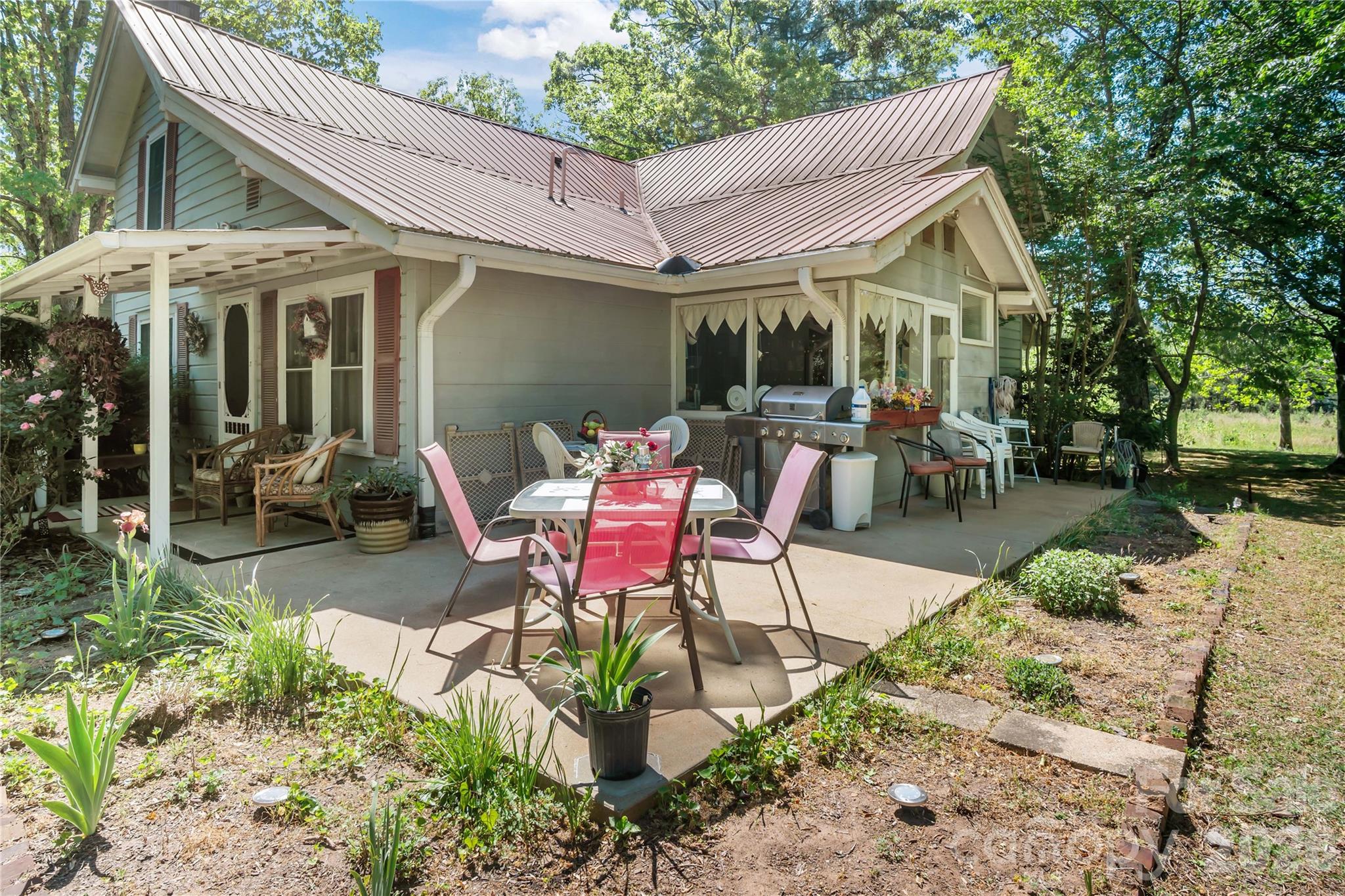 283 Constant Lane Columbus, NC 28722 - Photo 8 of 47
