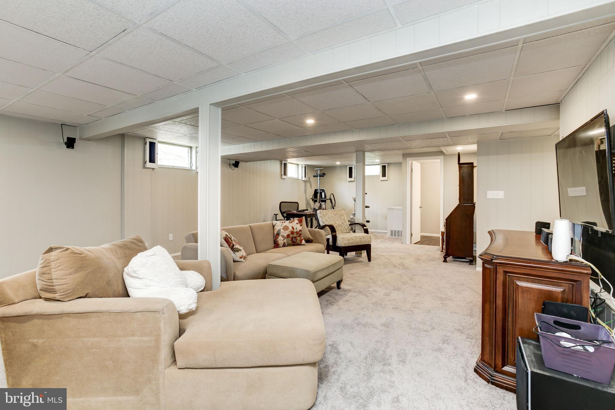 620 Cleveland Road Linthicum Heights, MD 21090 - Photo 29 of 44 Family Room