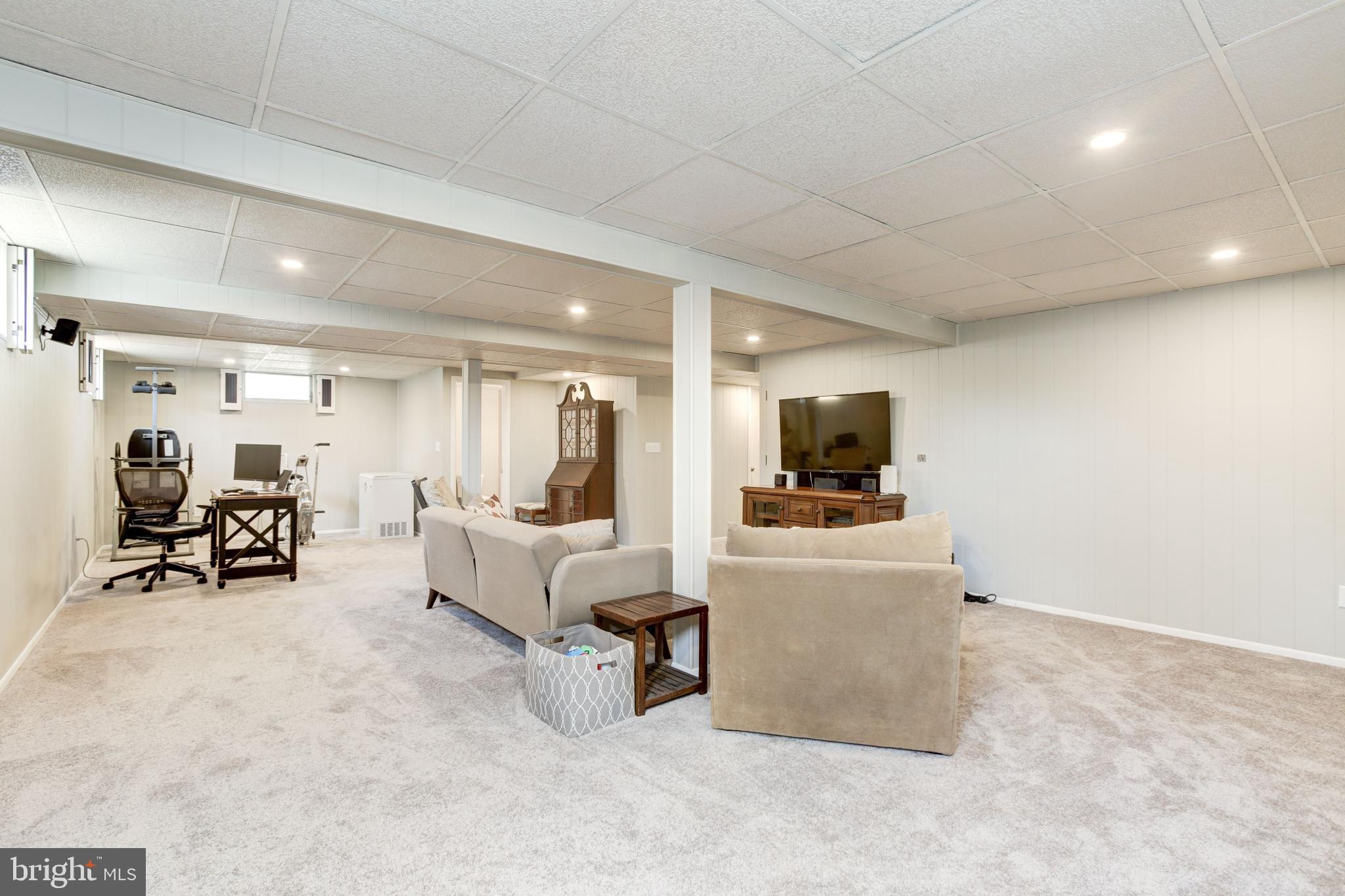 620 Cleveland Road Linthicum Heights, MD 21090 - Photo 32 of 44 Family Room