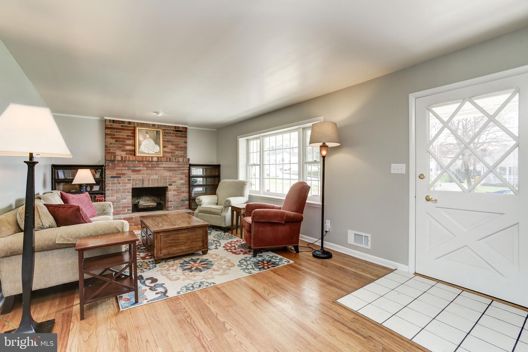 620 Cleveland Road Linthicum Heights, MD 21090 - Photo 6 of 44 Foyer