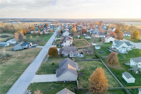 $365,000 | 7364 Southwest Crystal Lane, Trimble, MO 64492