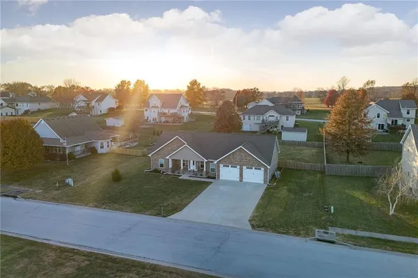 $365,000 | 7364 Southwest Crystal Lane, Trimble, MO 64492