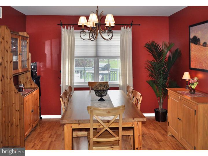 654 Melvin Road Telford, PA 18969 - Photo 4 of 17 Dining Room