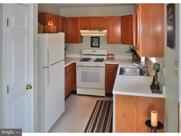 654 Melvin Road Telford, PA 18969 - Photo 5 of 17 Kitchen