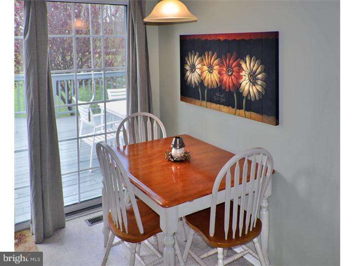 654 Melvin Road Telford, PA 18969 - Photo 6 of 17 Breakfast Room