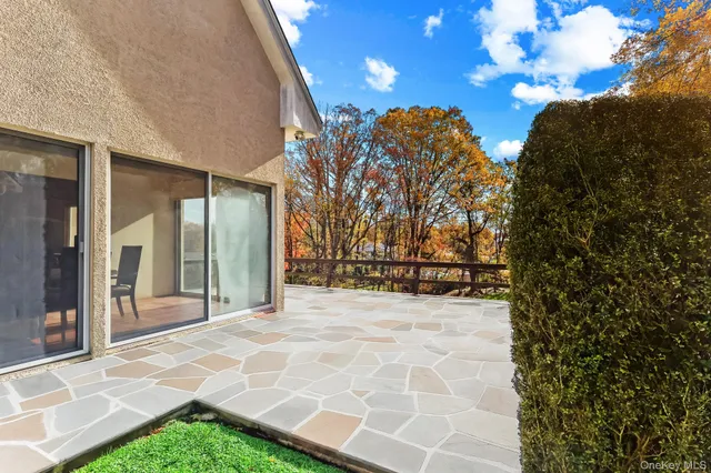 $2,475,000 | 37 Century Trail, Harrison, NY 10528