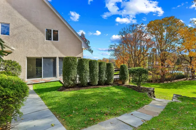 $2,475,000 | 37 Century Trail, Harrison, NY 10528