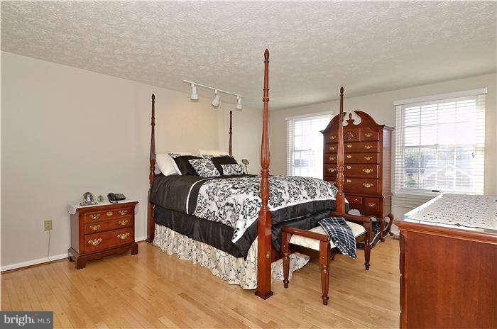 17303 Seneca Chase Park Road Poolesville, MD 20837 - Photo 16 of 30 Bedroom (Master)