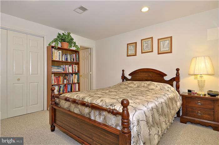 17303 Seneca Chase Park Road Poolesville, MD 20837 - Photo 26 of 30 Bedroom