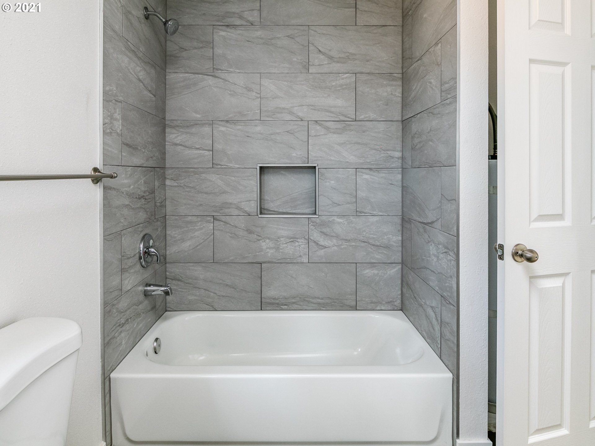 13221 Southeast Foster Road Portland, OR 97236 - Photo 22 of 27 Gallery Image 22