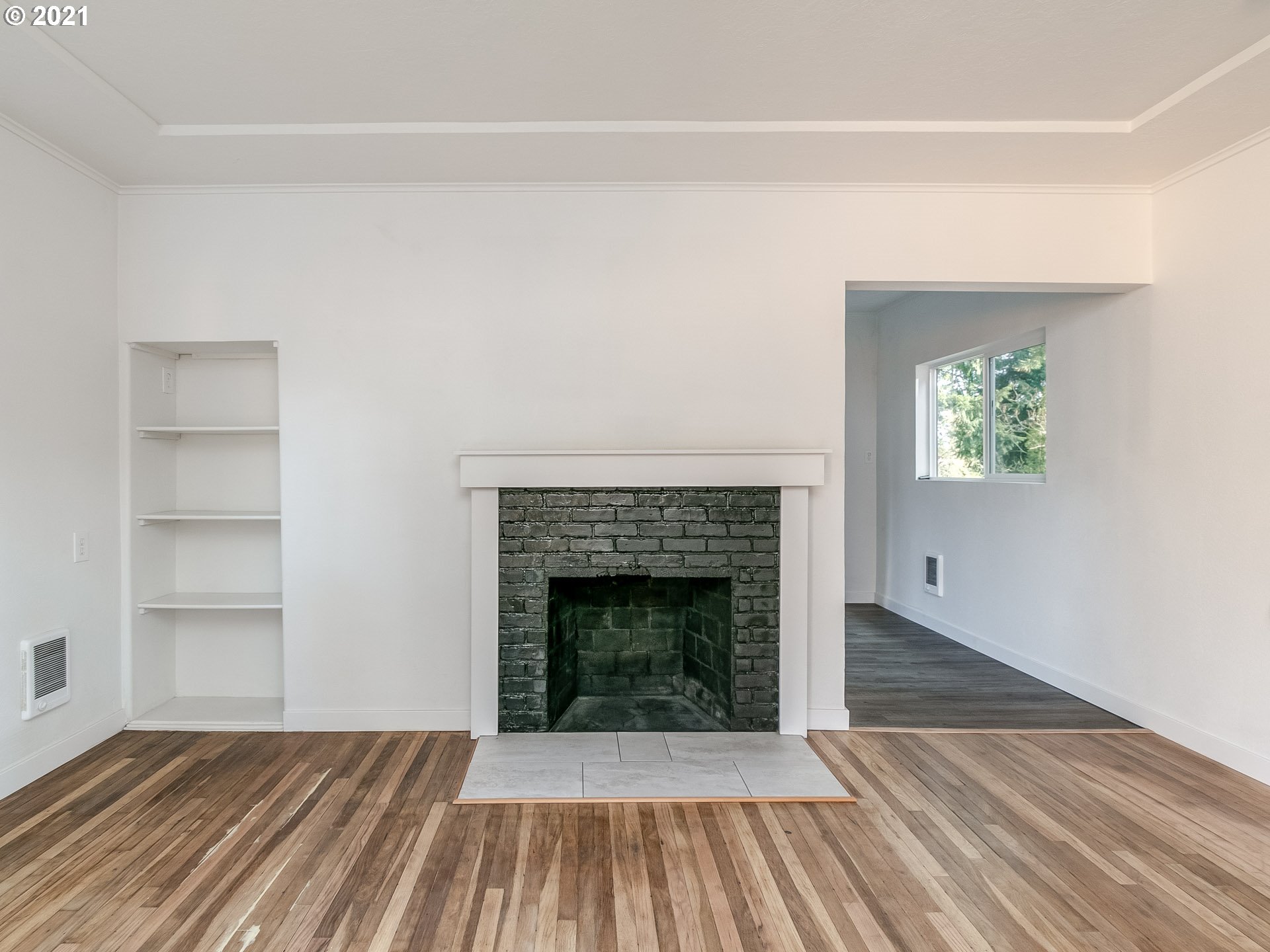 13221 Southeast Foster Road Portland, OR 97236 - Photo 7 of 27 Gallery Image 7