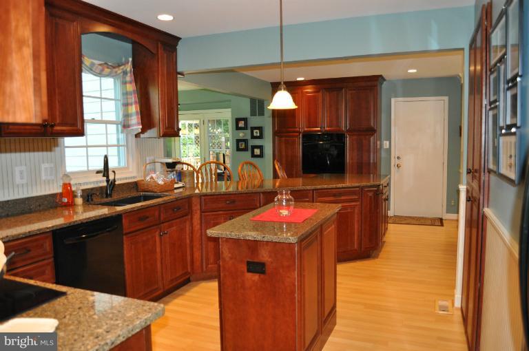 3130 Elmmede Road Ellicott City, MD 21042 - Photo 14 of 24 Kitchen