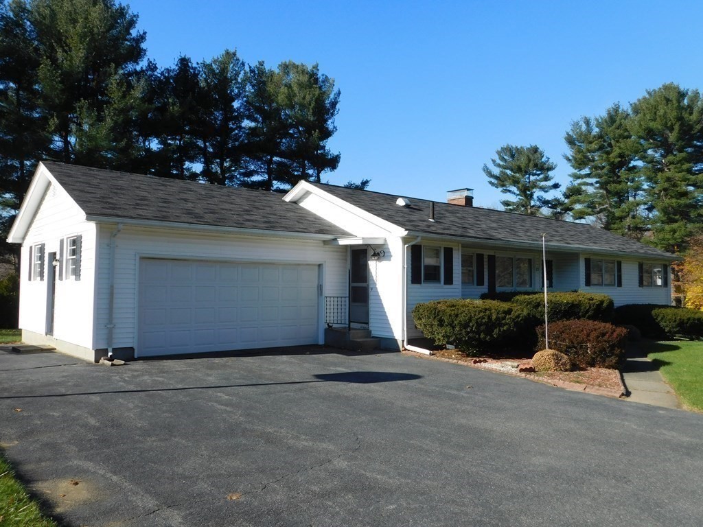 17 Vincent Road Grafton, MA 01536 - Photo 3 of 16 Gallery Image 3