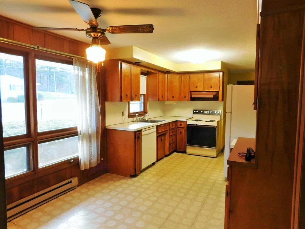 17 Vincent Road Grafton, MA 01536 - Photo 5 of 16 Gallery Image 5