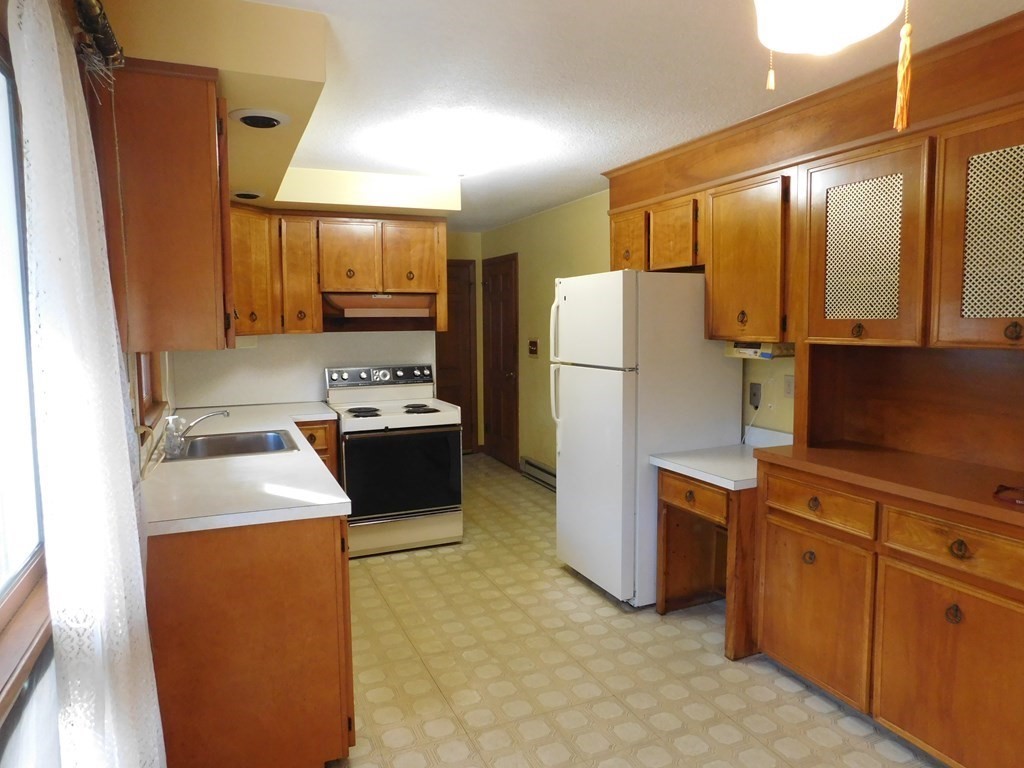 17 Vincent Road Grafton, MA 01536 - Photo 6 of 16 Gallery Image 6
