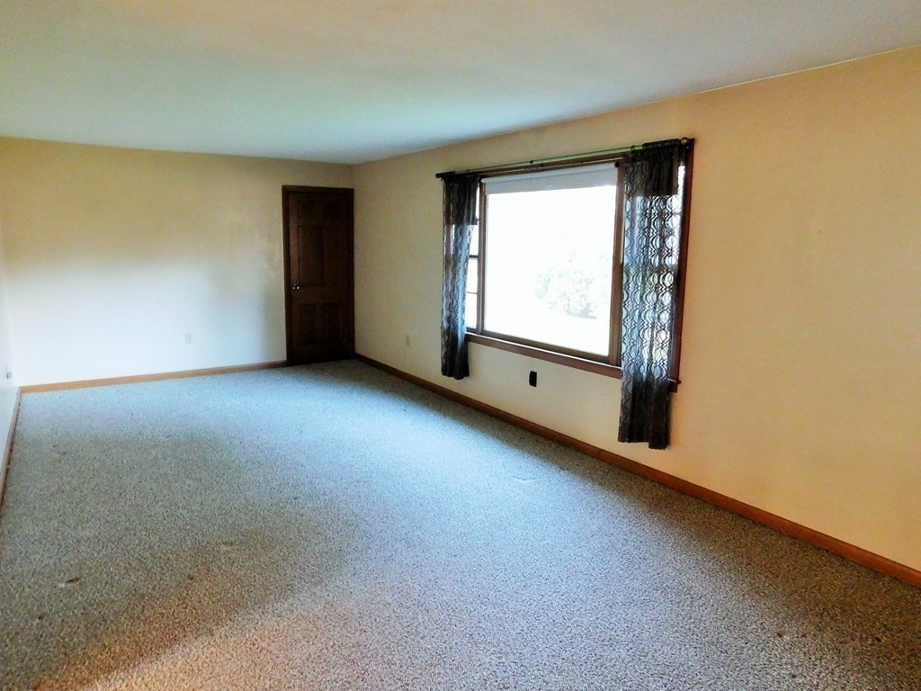 17 Vincent Road Grafton, MA 01536 - Photo 7 of 16 Gallery Image 7
