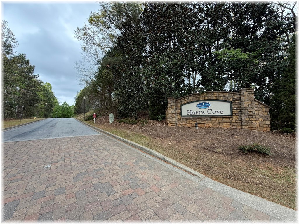 1133 Harts Ridge Drive Seneca, SC 29678 - Photo 2 of 25