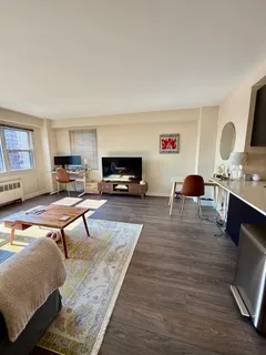 $2,100 | 2909 North Sheridan Road, Unit 1212, Chicago, IL 60657