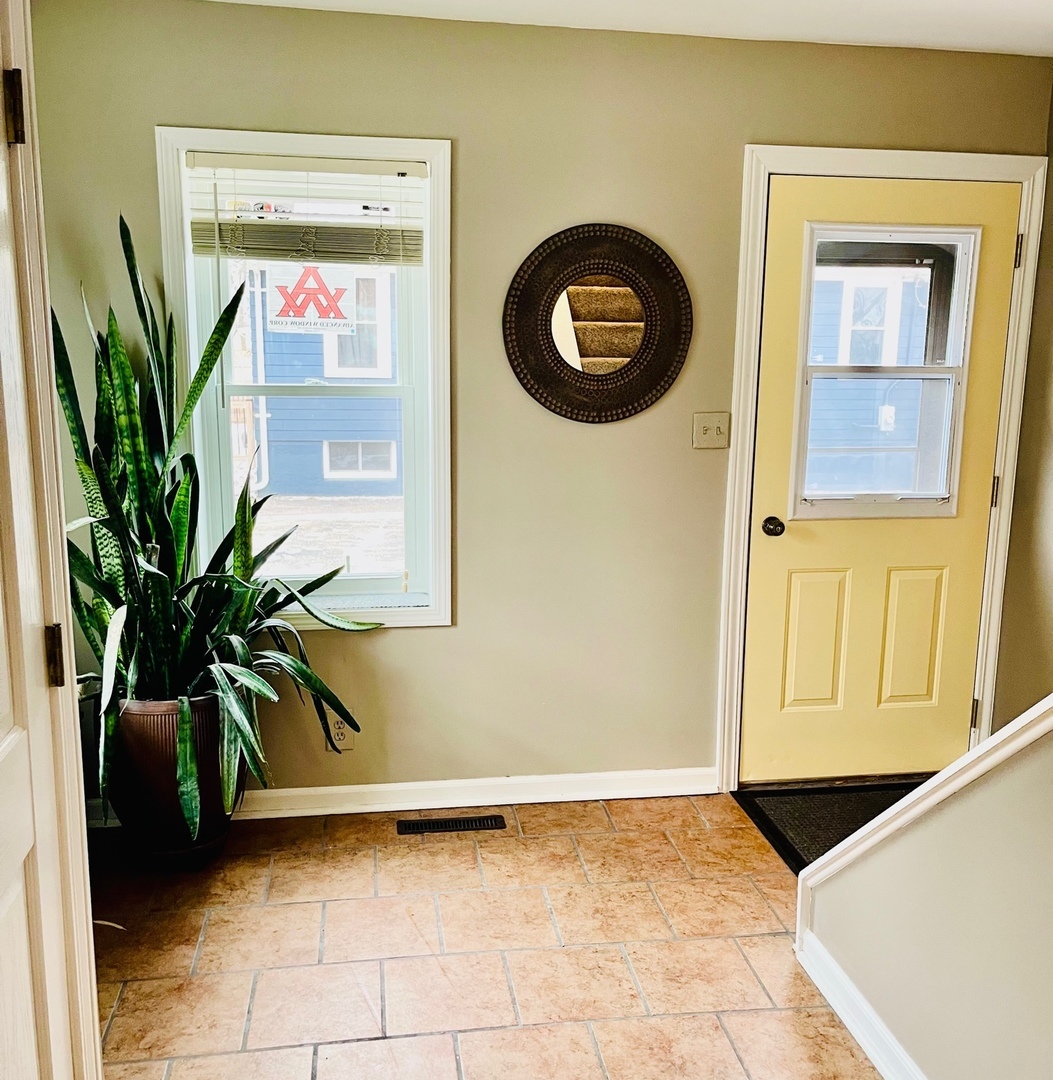 10N849 Rippburger Road Elgin, IL 60124 - Photo 14 of 36