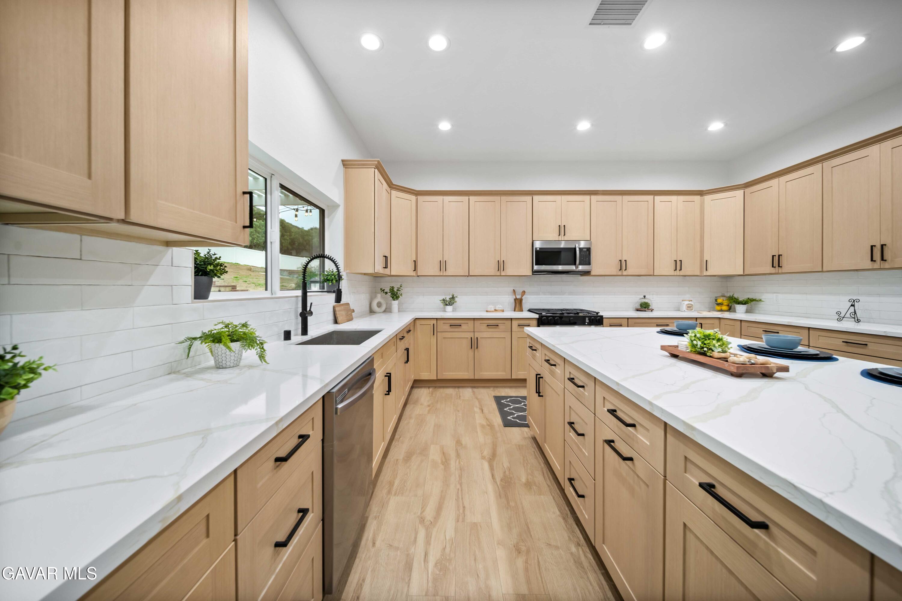 33344 Rose Avenue Acton, CA 93510 - Photo 20 of 90 33344 Rose Ave Acton-24