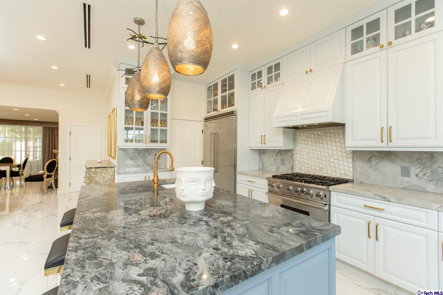 2718 North Kenneth Road Burbank, CA 91504 - Photo 12 of 63