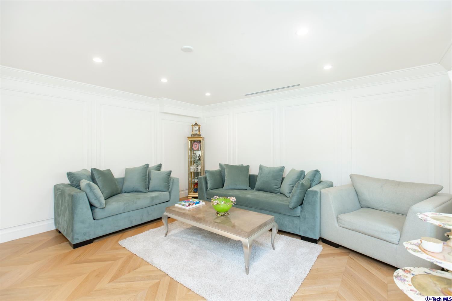 2718 North Kenneth Road Burbank, CA 91504 - Photo 14 of 63