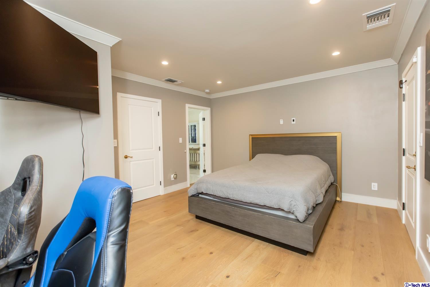 2718 North Kenneth Road Burbank, CA 91504 - Photo 31 of 63