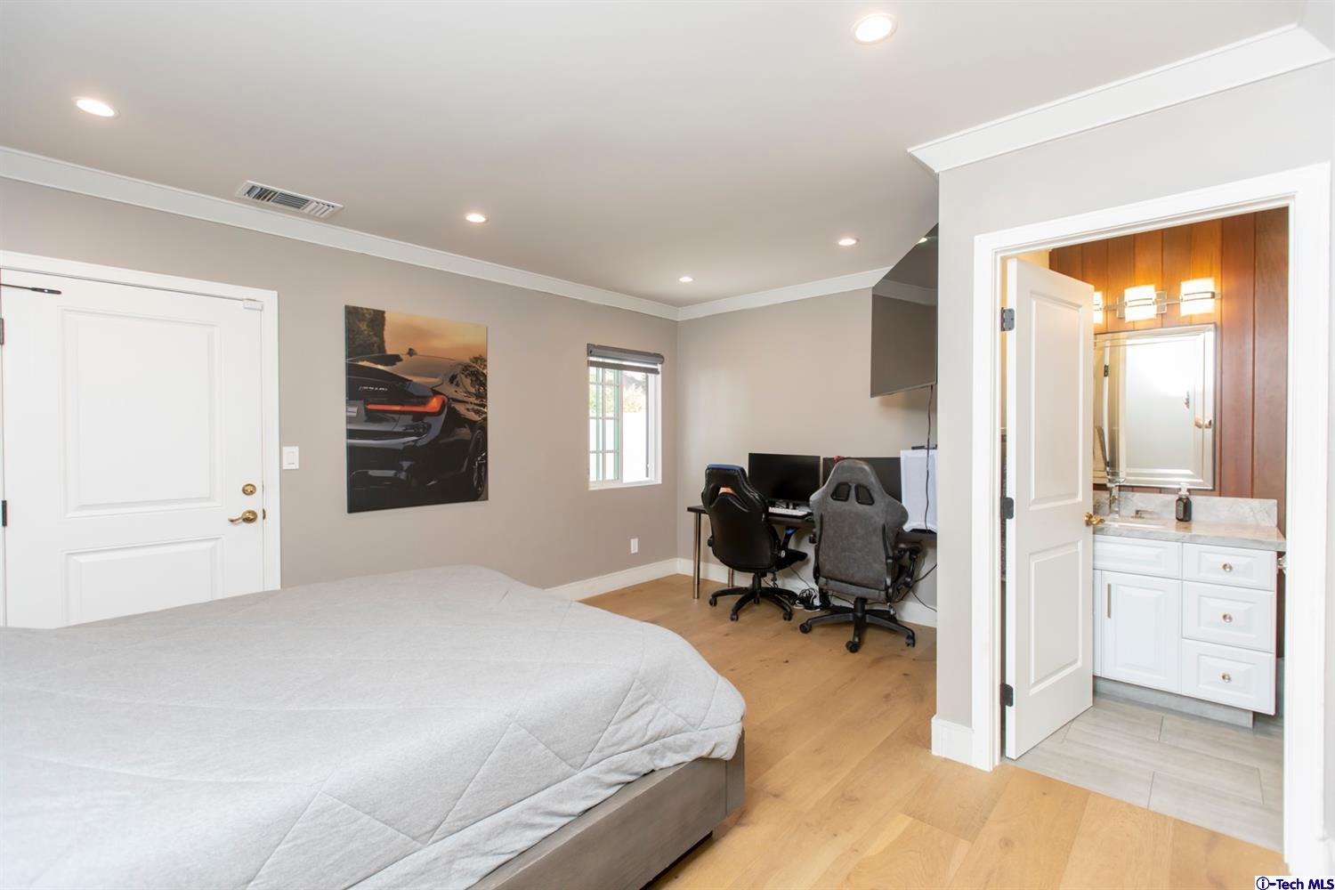 2718 North Kenneth Road Burbank, CA 91504 - Photo 32 of 63