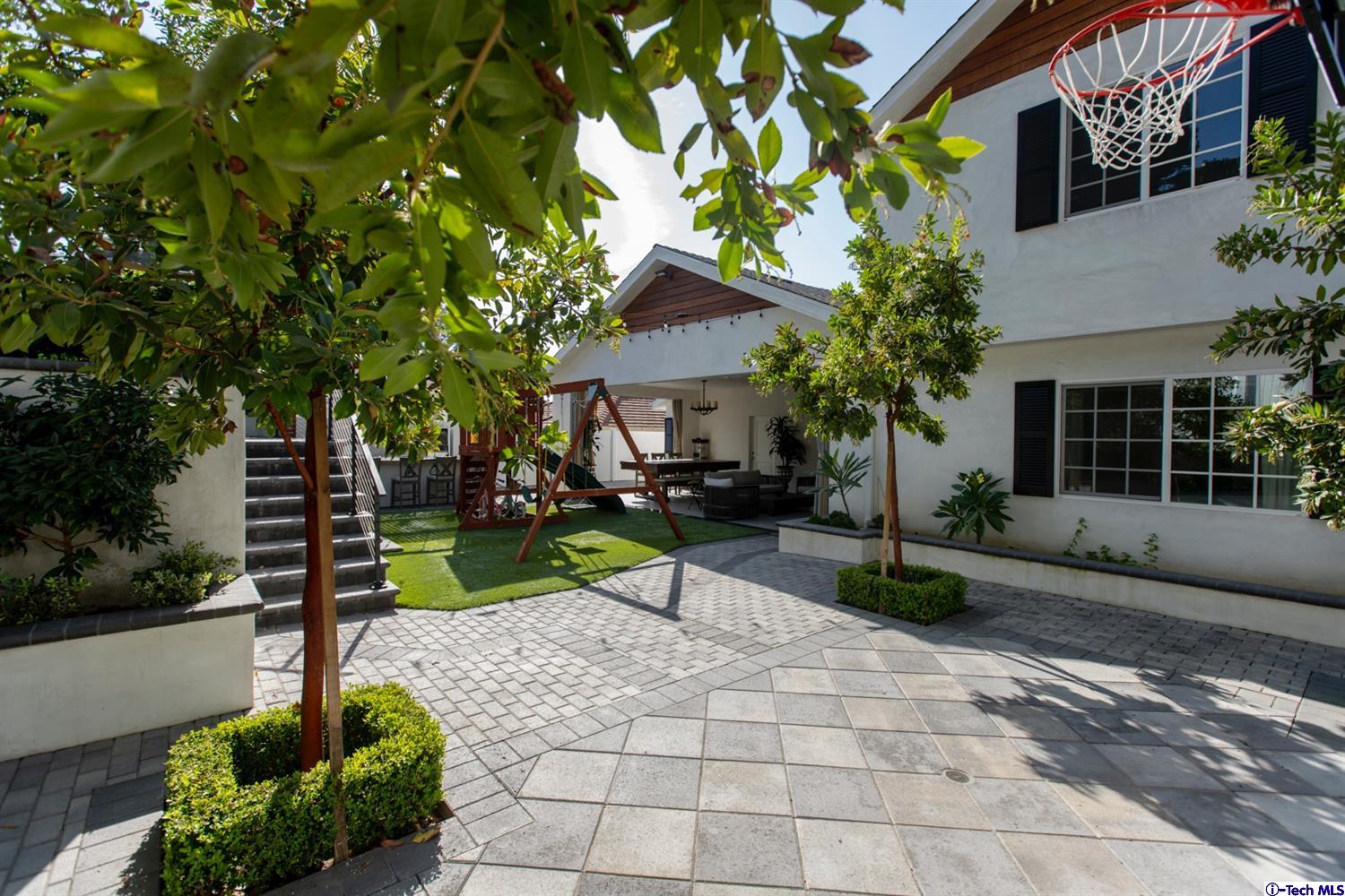 2718 North Kenneth Road Burbank, CA 91504 - Photo 48 of 63