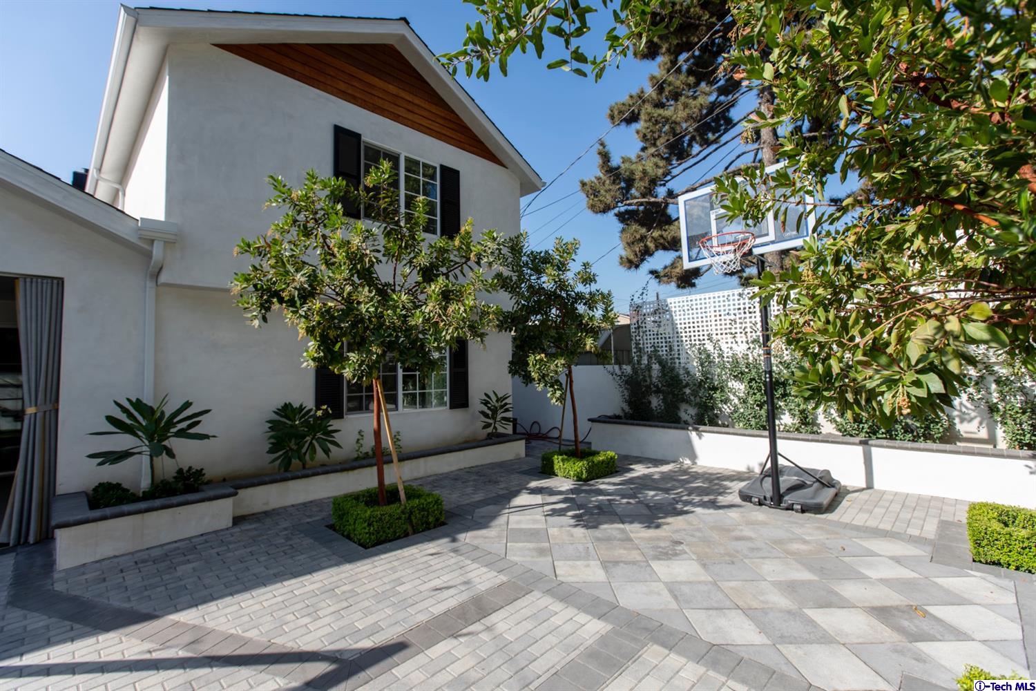 2718 North Kenneth Road Burbank, CA 91504 - Photo 54 of 63