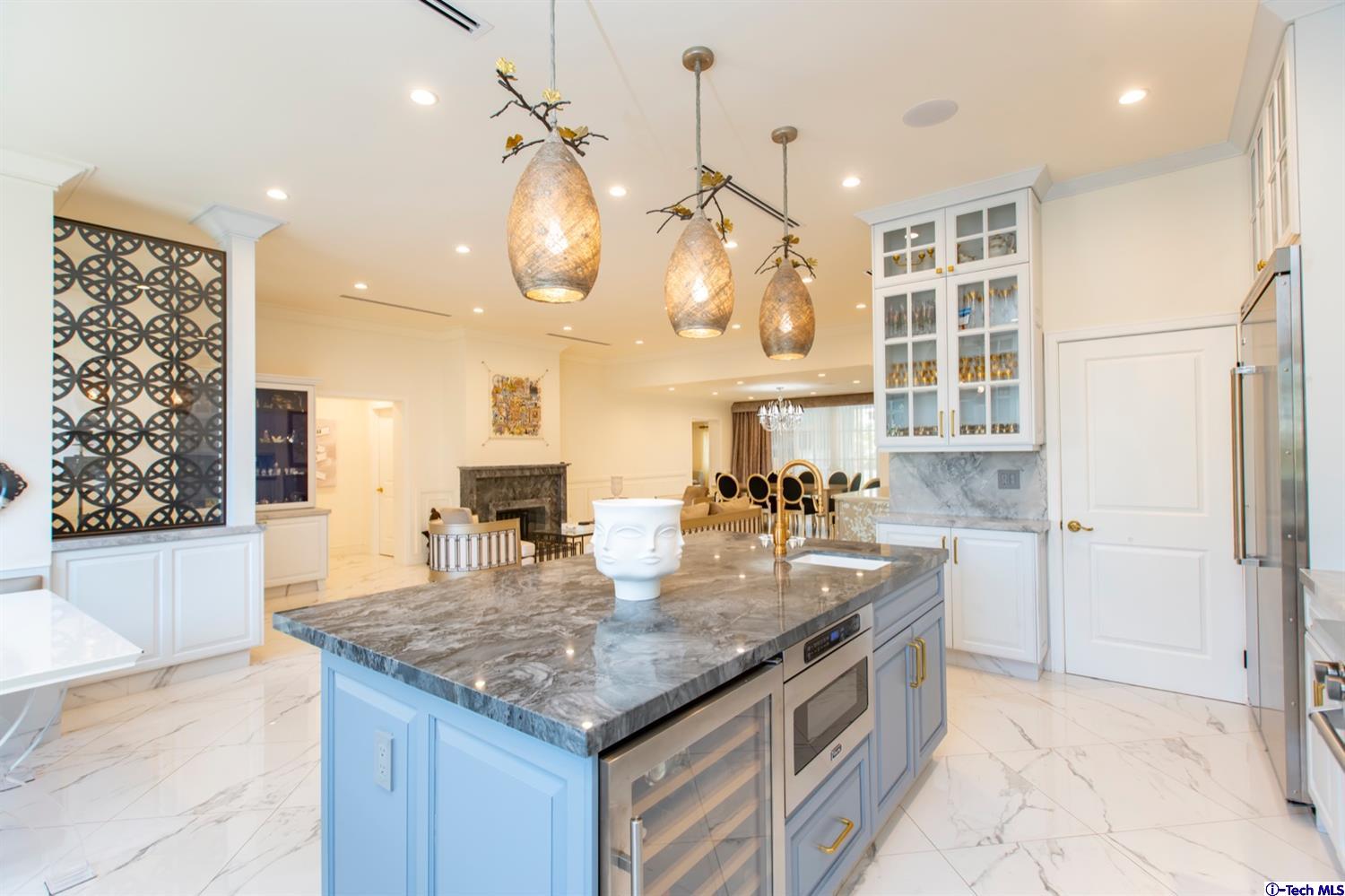 2718 North Kenneth Road Burbank, CA 91504 - Photo 9 of 63