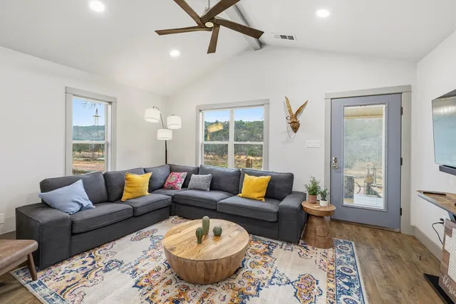 $3,200 | 275 Creek Ridge Trail West, Mountain Home, TX 78058