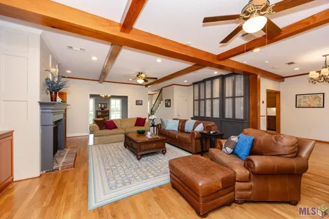$599,900 | 317 West Woodstone Court, Baton Rouge, LA 70808