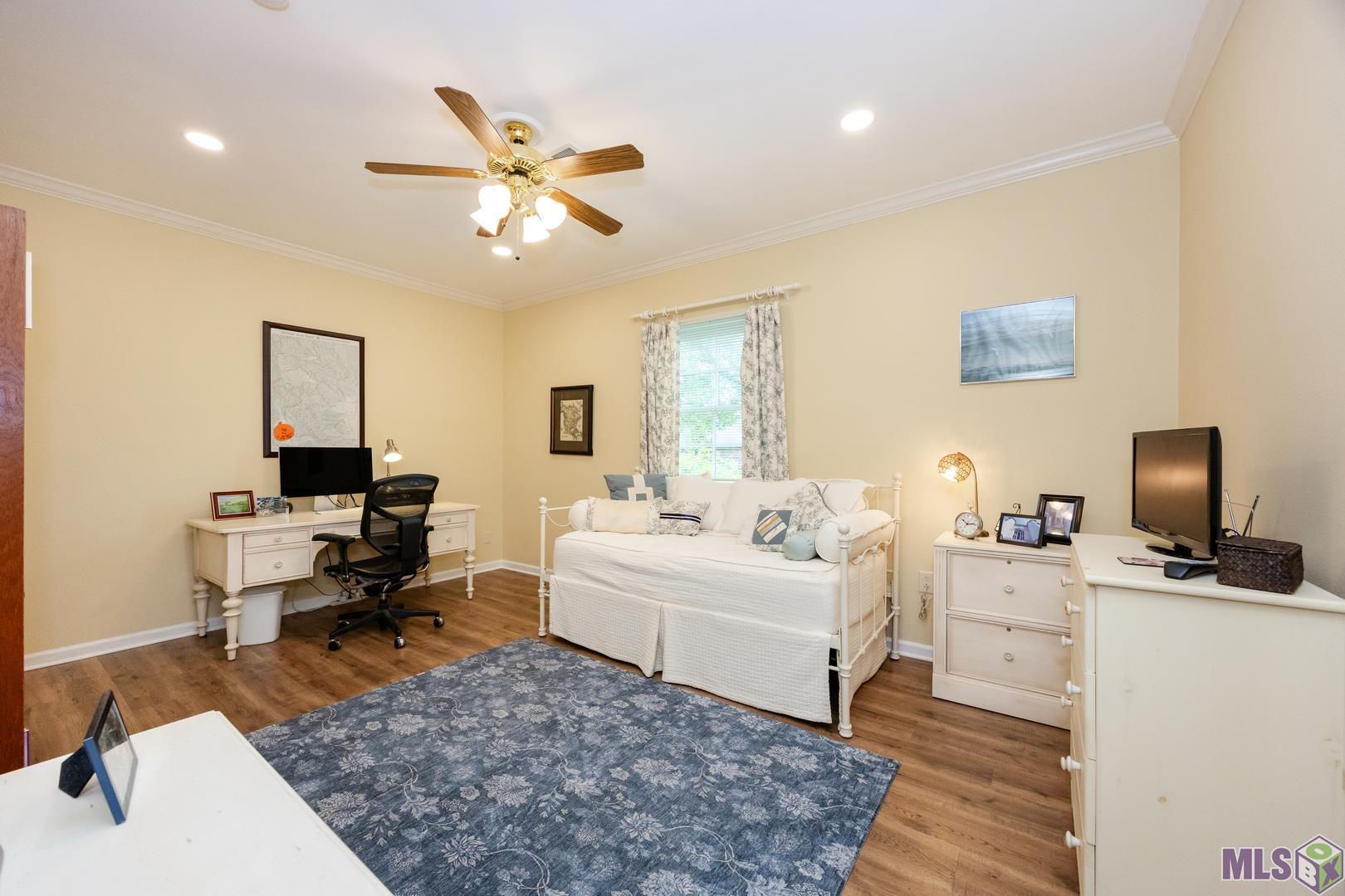 317 West Woodstone Court Baton Rouge, LA 70808 - Photo 25 of 48 Spacious Downstairs Bedroom