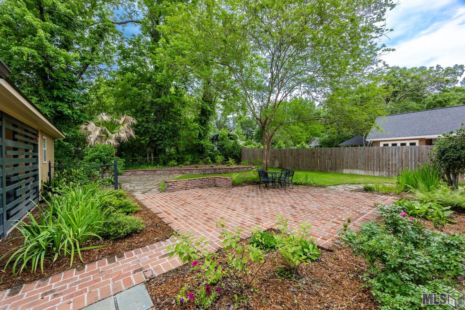 317 West Woodstone Court Baton Rouge, LA 70808 - Photo 39 of 48 Charming Brick Patio