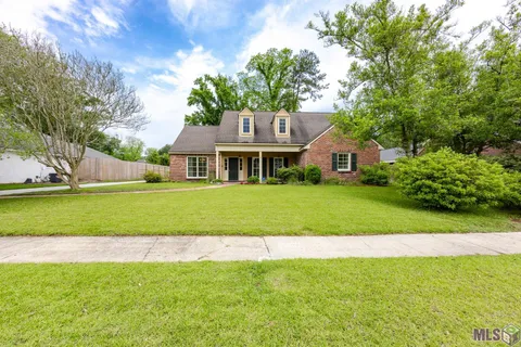 $599,900 | 317 West Woodstone Court, Baton Rouge, LA 70808