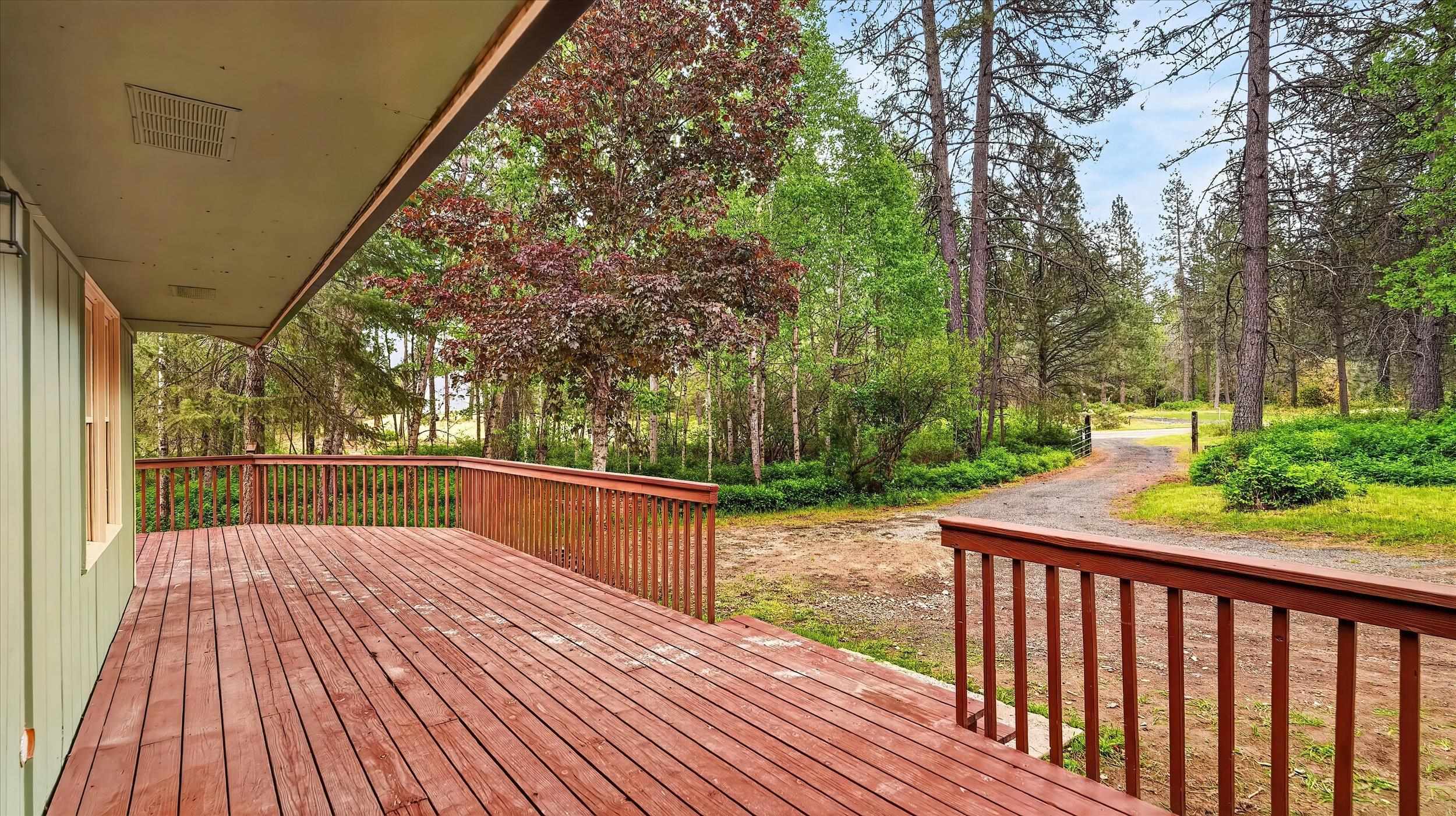 23311 North Crescent Road Chattaroy, WA 99003 - Photo 8 of 48