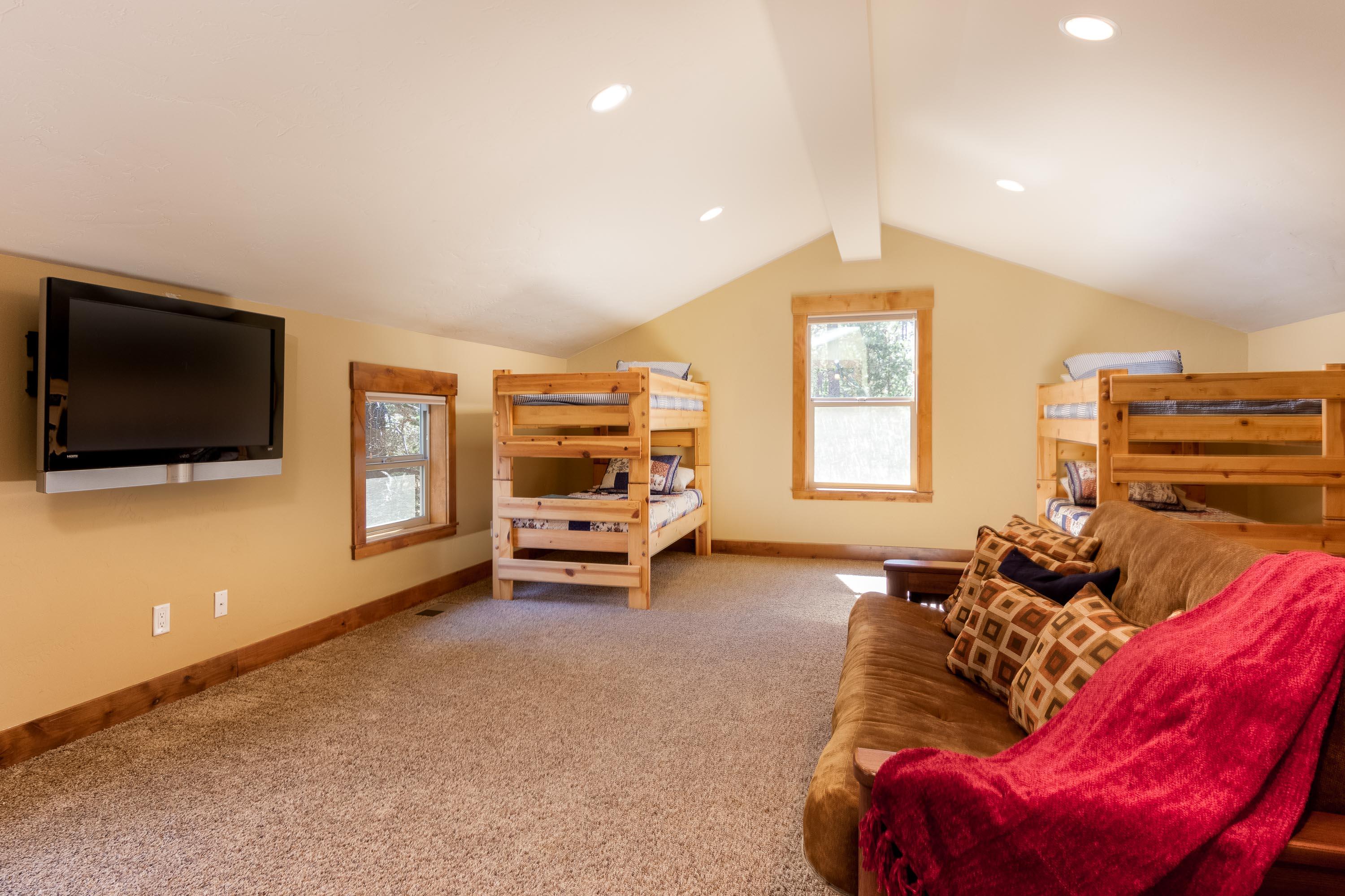 57736 Filbert Lane Sunriver, OR 97707 - Photo 27 of 36 25 Filbert Lane-15