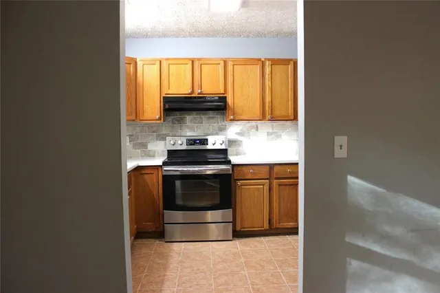 $1,800 | 6941 Vesta Brook Drive, Morrow, GA 30260