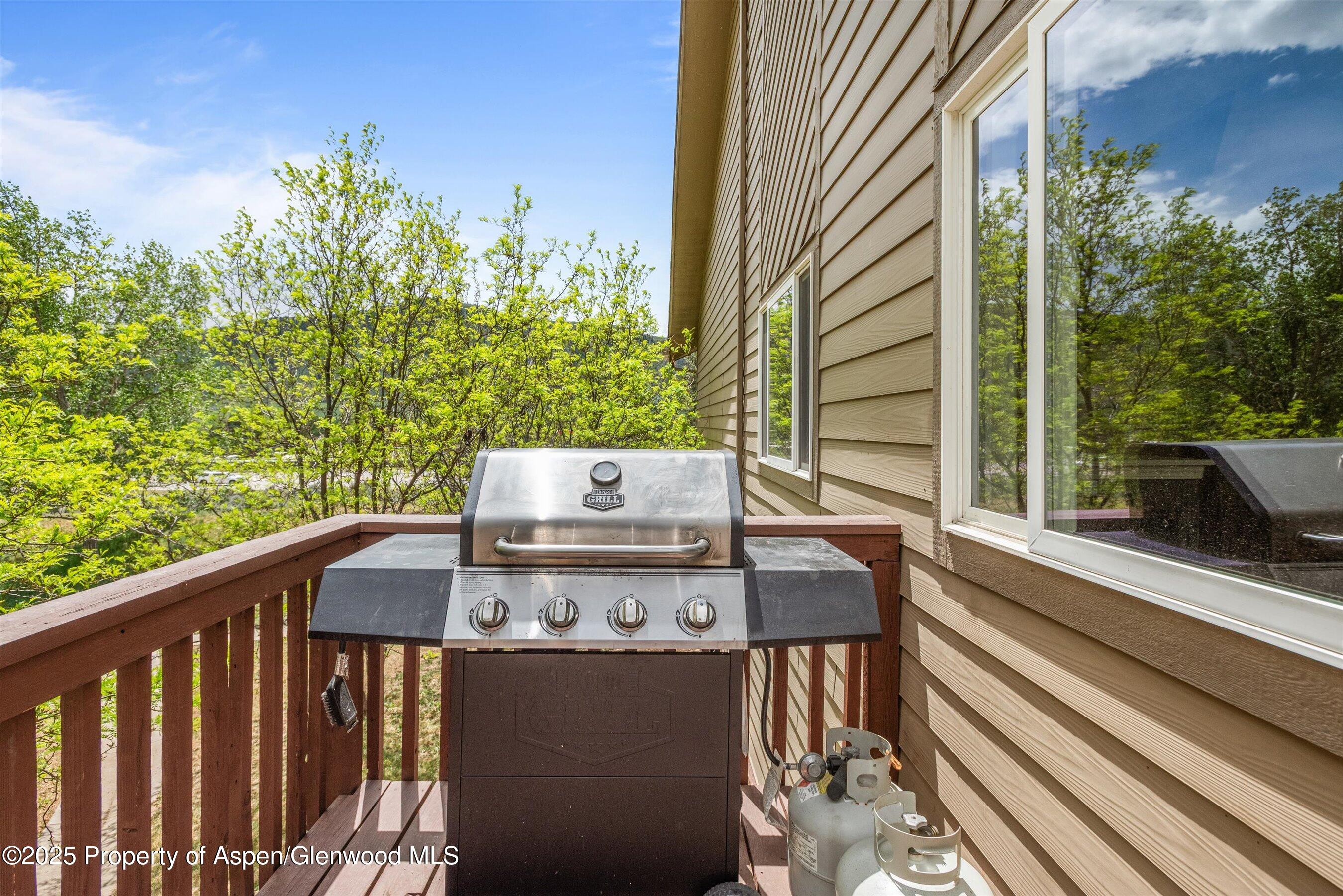 21 Pine Ridge Road Basalt, CO 81621 - Photo 7 of 25 a view of balcony with furniture